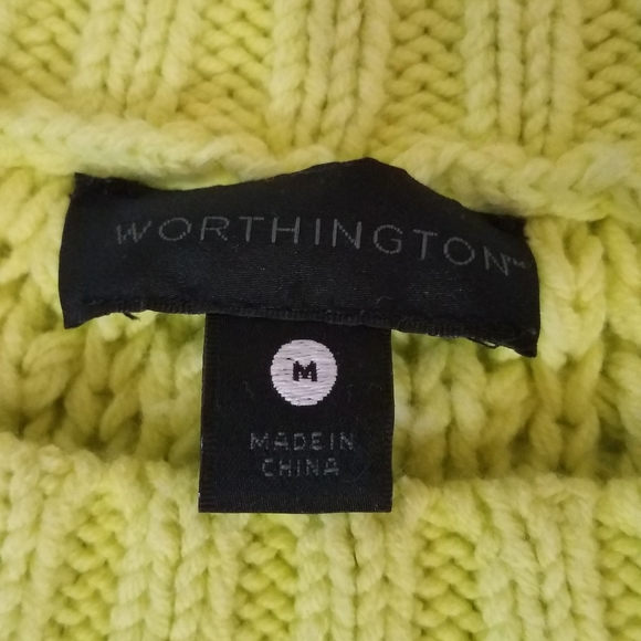 Beautiful woman's knitted sweater - Picture 6 of 8